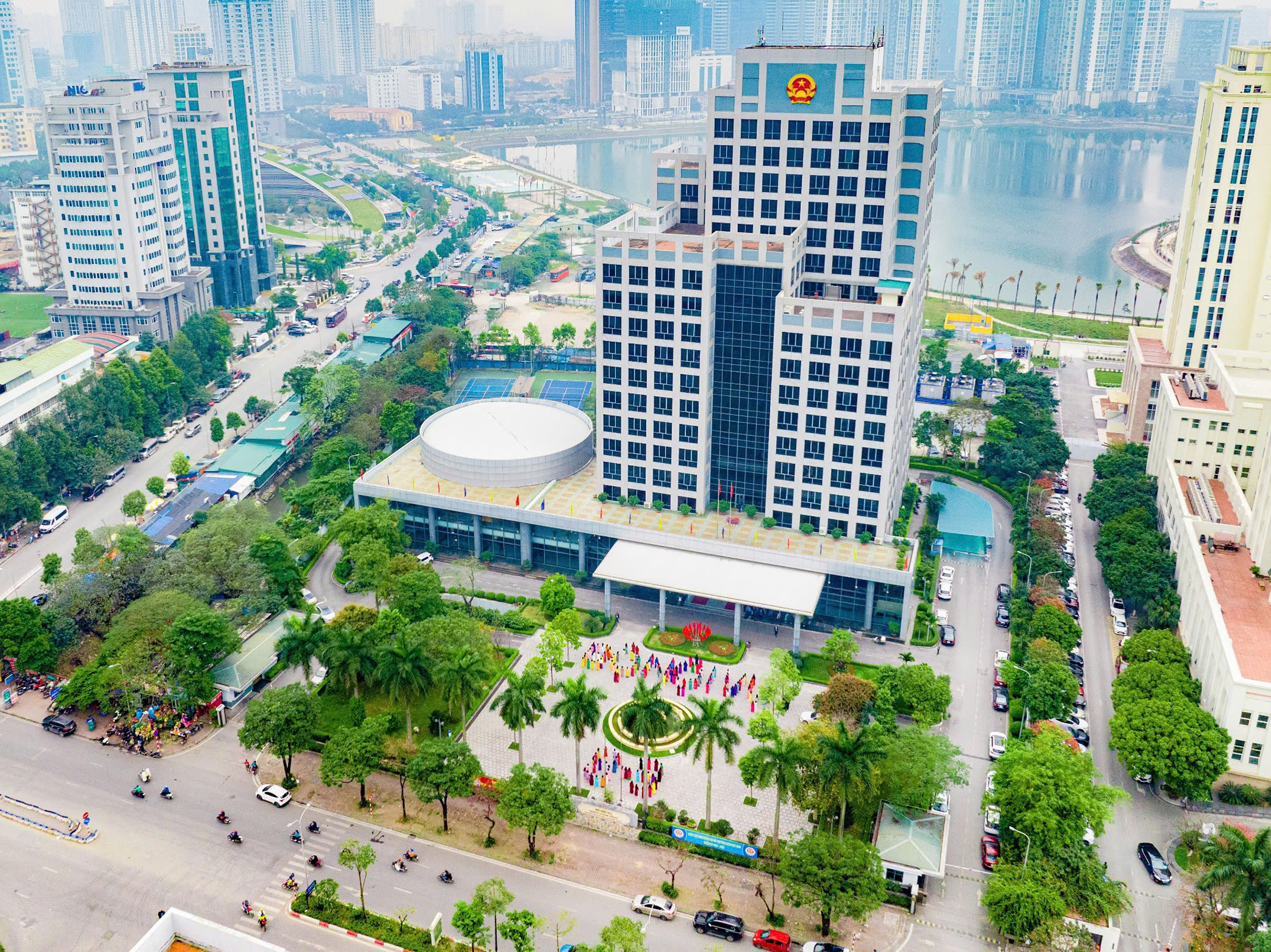Thẩm định, xây dựng trình Chính phủ Đề án chung về sắp xếp ĐVHC cấp tỉnh và ĐVHC cấp xã để sớm trình Quốc hội